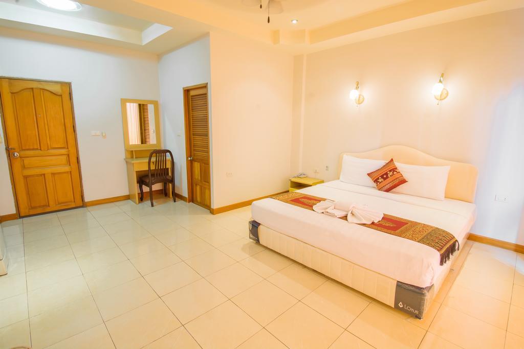 Arya Inn Pattaya Beach Hotel Quarto foto