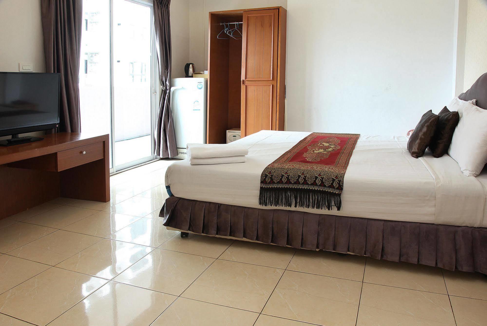 Arya Inn Pattaya Beach Hotel Exterior foto